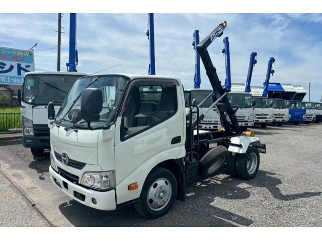 HINO DUTRO 2017 Image 31