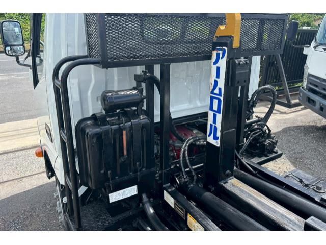 HINO DUTRO 2017 Image 31