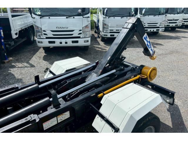 HINO DUTRO 2017 Image 31