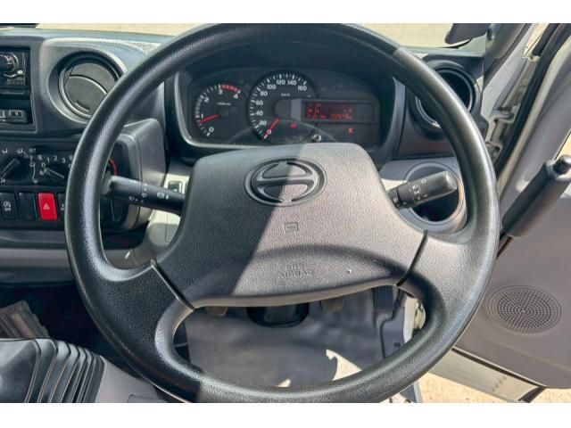 HINO DUTRO 2017 Image 31