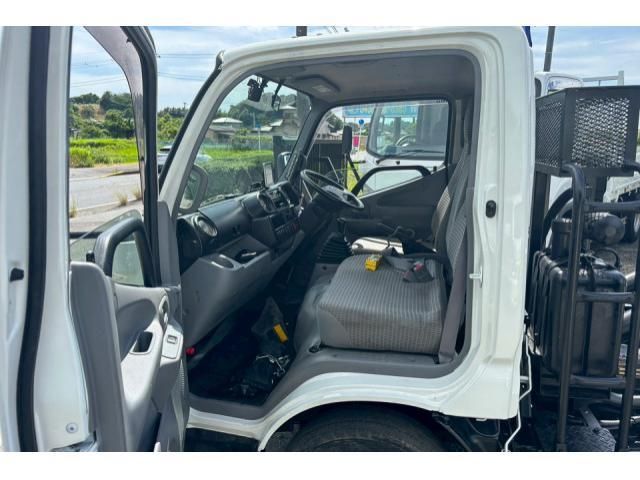 HINO DUTRO 2017 Image 31