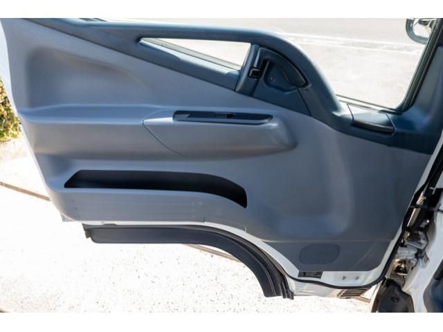 MITSUBISHI CANTER 2016 Image 31