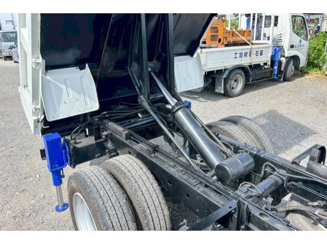 HINO DUTRO 2014 Image 31