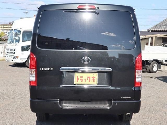 TOYOTA HIACE VAN 2WD 2023 Image 31