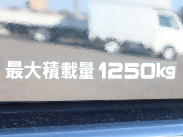 TOYOTA HIACE VAN 2WD 2023 Image 31