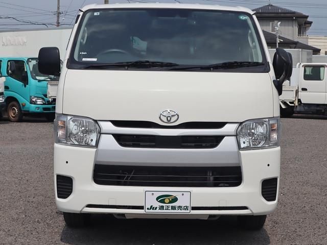 TOYOTA HIACE VAN 2WD 2022 Image 31