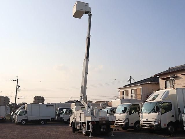 HINO DUTRO 2017 Image 31