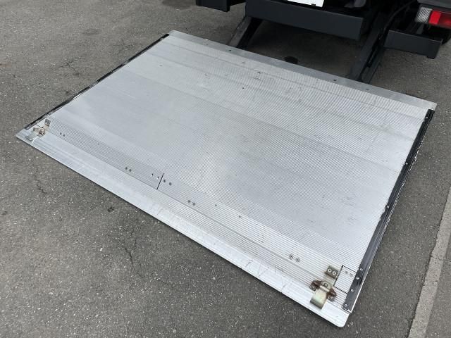 MITSUBISHI CANTER 2013 Image 31