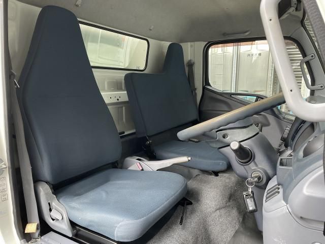 MITSUBISHI CANTER 2013 Image 31