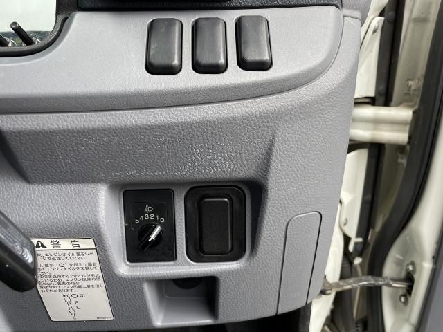 MITSUBISHI CANTER 2013 Image 31