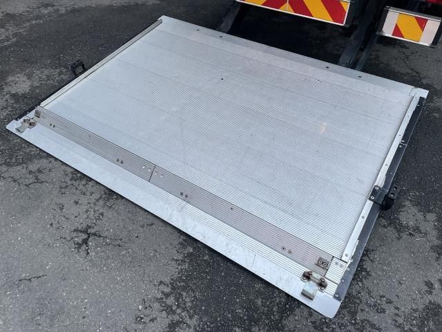 MITSUBISHI CANTER 2017 Image 31