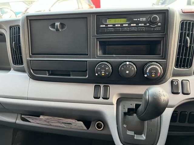 MITSUBISHI CANTER 2012 Image 31