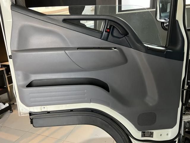 MITSUBISHI CANTER 2012 Image 31