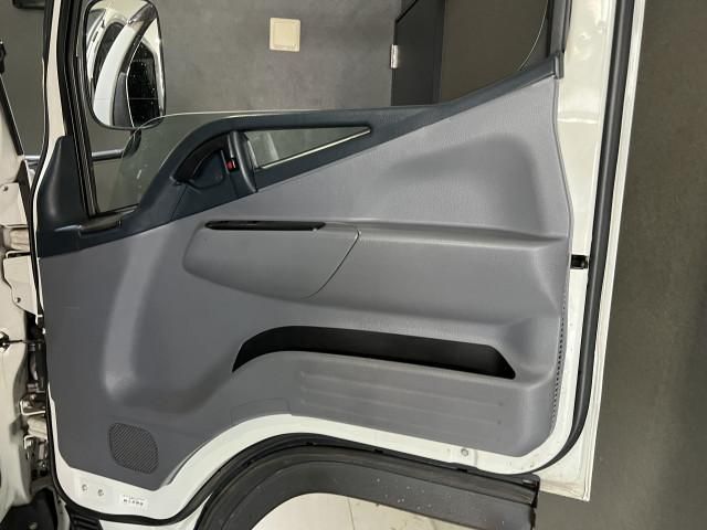 MITSUBISHI CANTER 2012 Image 31