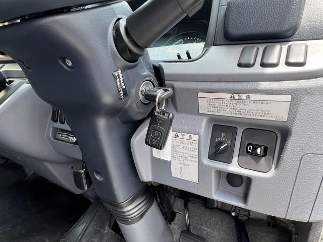 MITSUBISHI CANTER 2014 Image 31