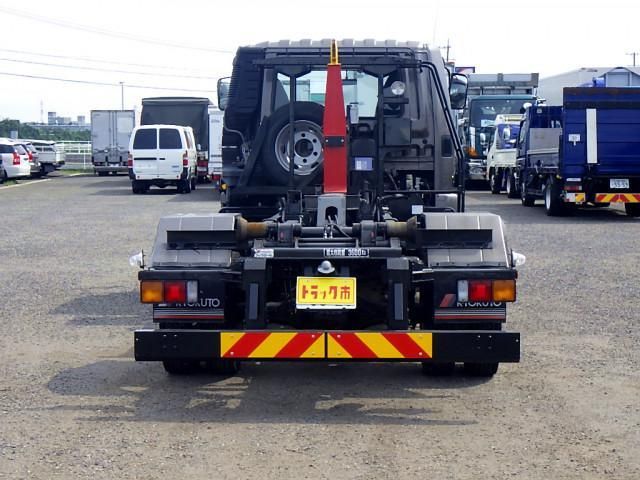 MITSUBISHI FUSOU FIGHTER 2017 Image 31