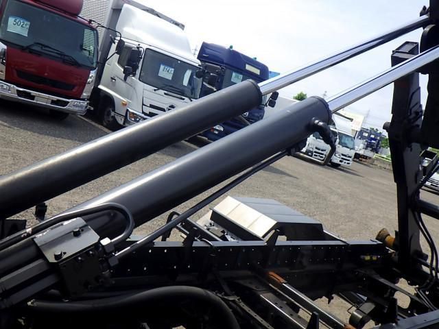 MITSUBISHI FUSOU FIGHTER 2017 Image 31