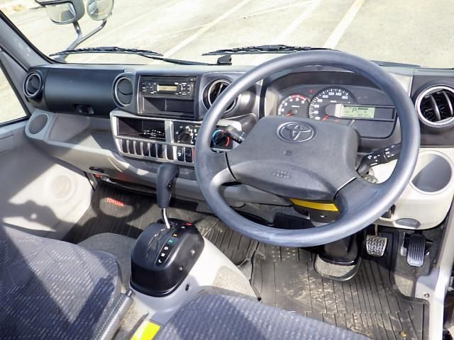 TOYOTA DYNA 2018 Image 31
