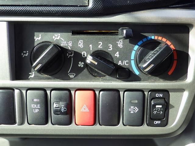 TOYOTA DYNA 2018 Image 31