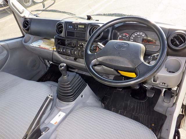 HINO DUTRO 2018 Image 31