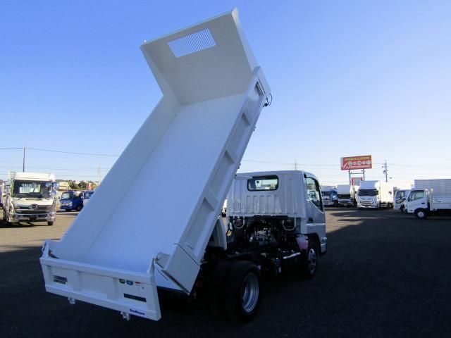 MITSUBISHI CANTER 2024 Image 31
