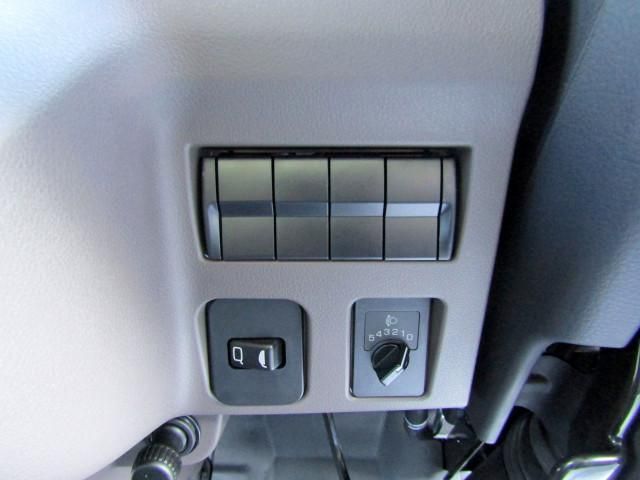 MITSUBISHI CANTER 2024 Image 31