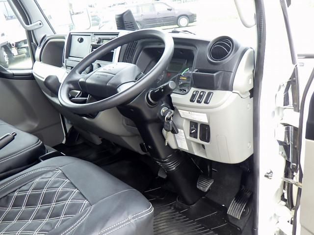 MITSUBISHI CANTER 2019 Image 31