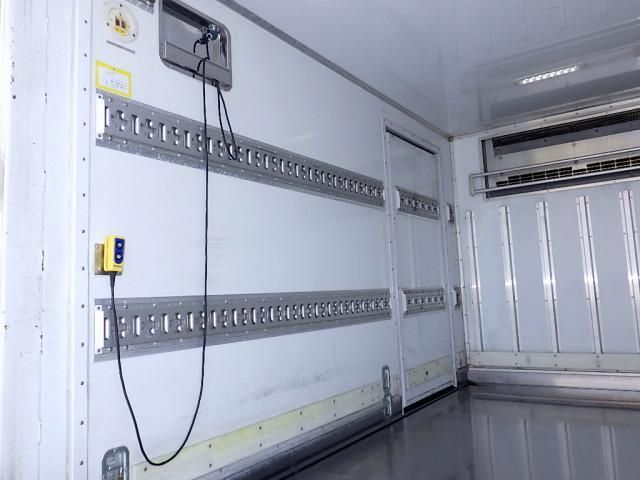 HINO DUTRO 2018 Image 31