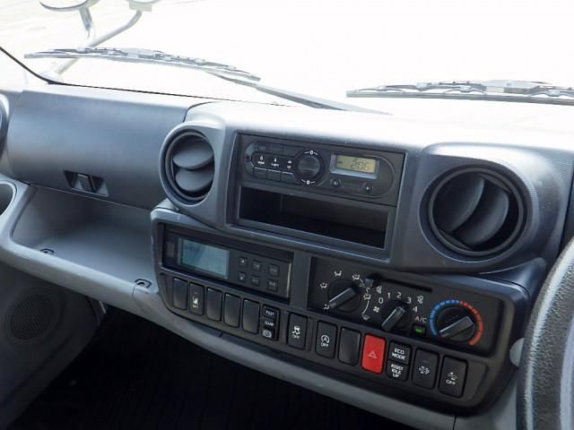 HINO DUTRO 2018 Image 31