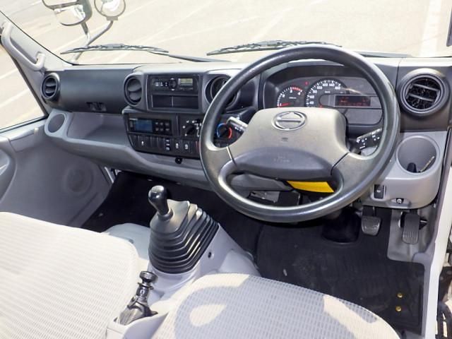 HINO DUTRO 2018 Image 31