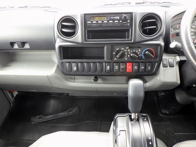 HINO DUTRO 2017 Image 31