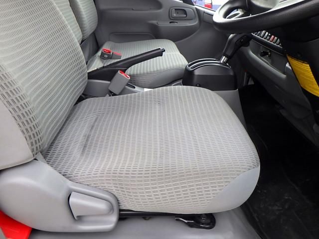 HINO DUTRO 2017 Image 31