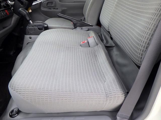 HINO DUTRO 2017 Image 31