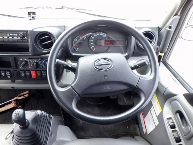 HINO DUTRO 2015 Image 31