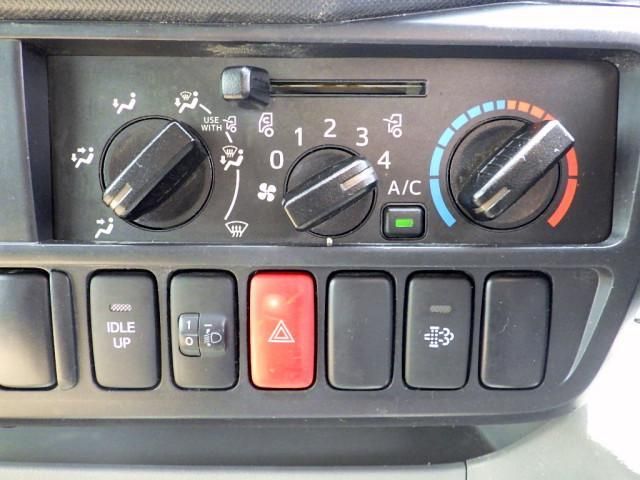 TOYOTA DYNA 2018 Image 31