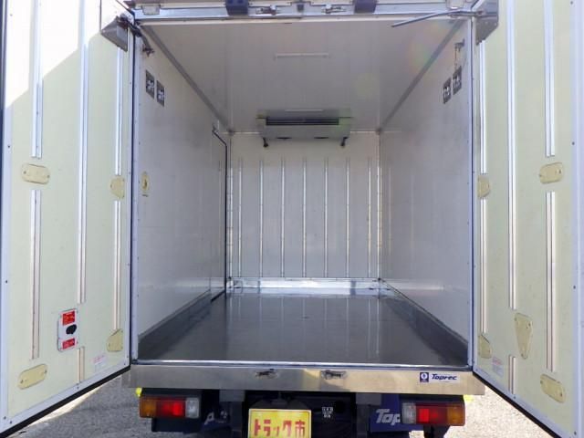 HINO DUTRO 2017 Image 31