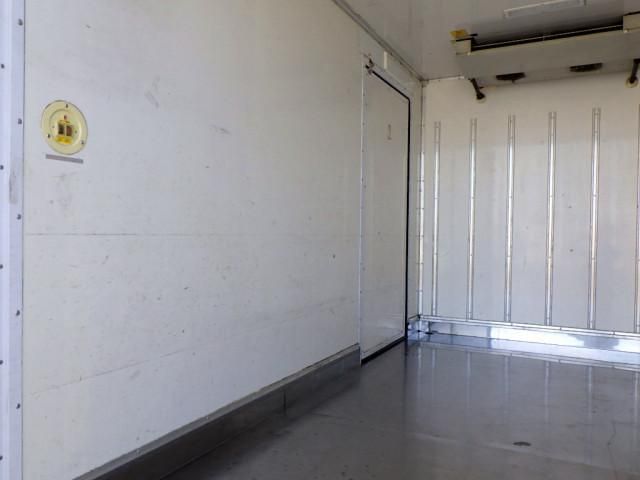 HINO DUTRO 2017 Image 31