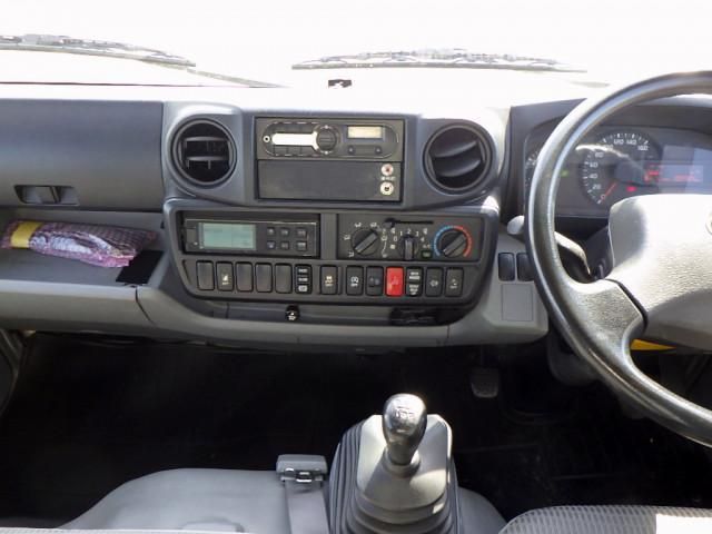 HINO DUTRO 2017 Image 31