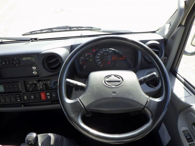 HINO DUTRO 2017 Image 31