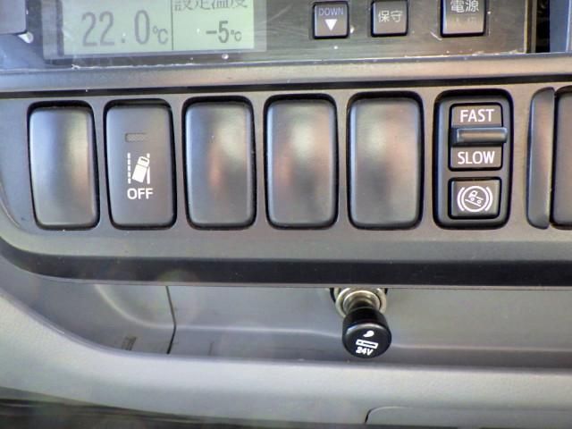 HINO DUTRO 2017 Image 31