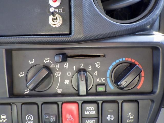 HINO DUTRO 2017 Image 31