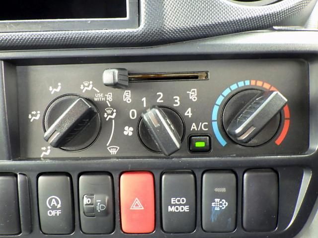 HINO DUTRO 2012 Image 31