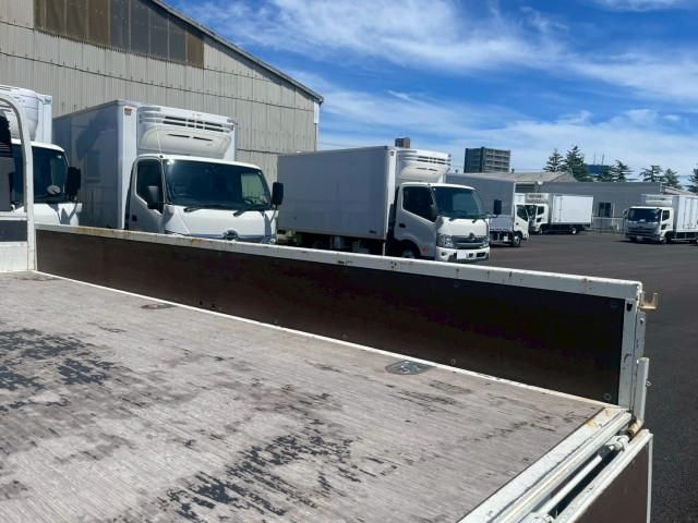 HINO DUTRO 2020 Image 31