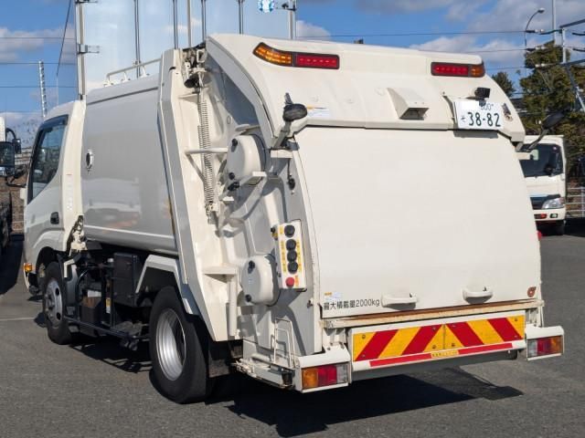 HINO DUTRO 2017 Image 31