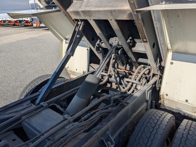 HINO DUTRO 2017 Image 31