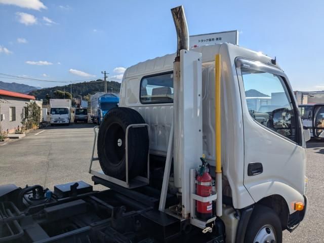 HINO DUTRO 2017 Image 31