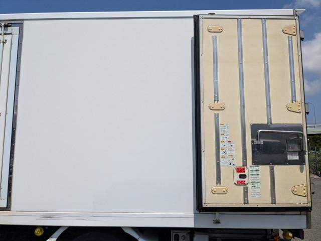 MITSUBISHI CANTER 2016 Image 31