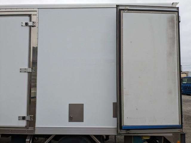 MITSUBISHI CANTER 2016 Image 31