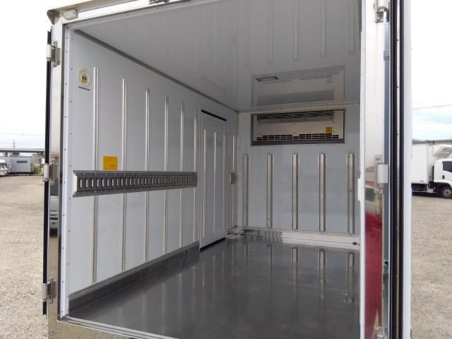 MITSUBISHI CANTER 2024 Image 31