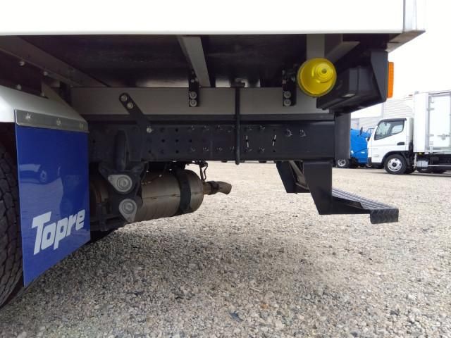 MITSUBISHI CANTER 2024 Image 31